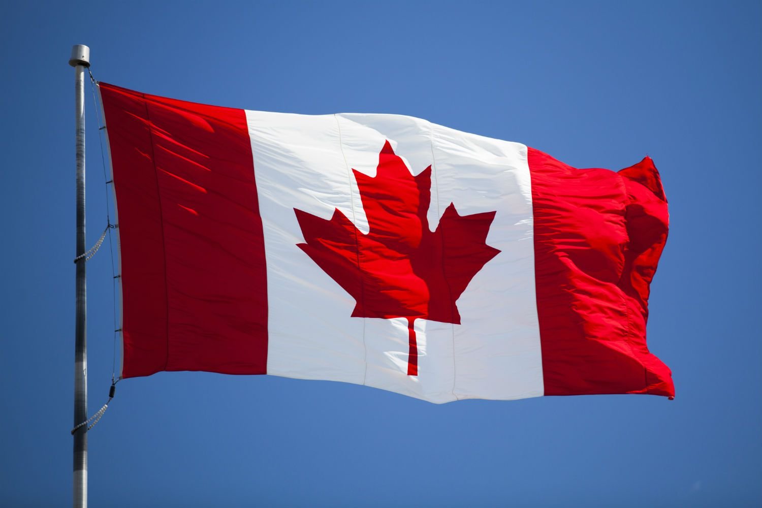 national flag canada lge2 56a0e57f5f9b58eba4b4f422